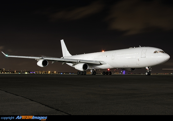 Airbus A340-313 Airbus A340-313