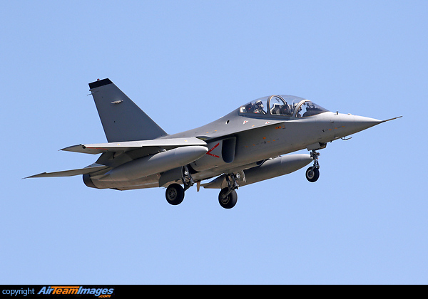 Hongdu L-15 Falcon Hongdu L-15 Falcon