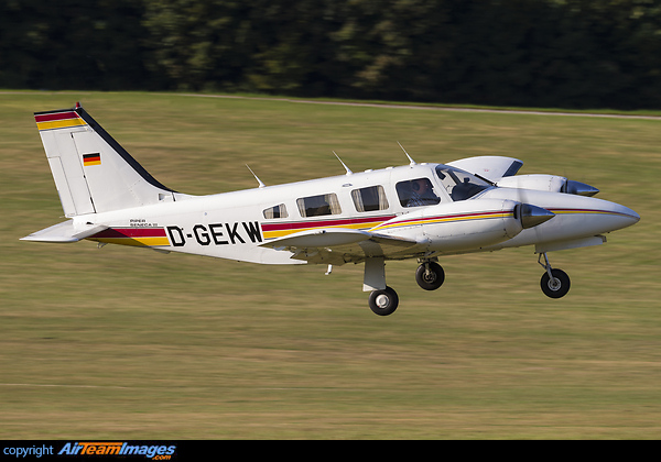 Piper PA-34-220T Seneca III Piper PA-34-220T Seneca III