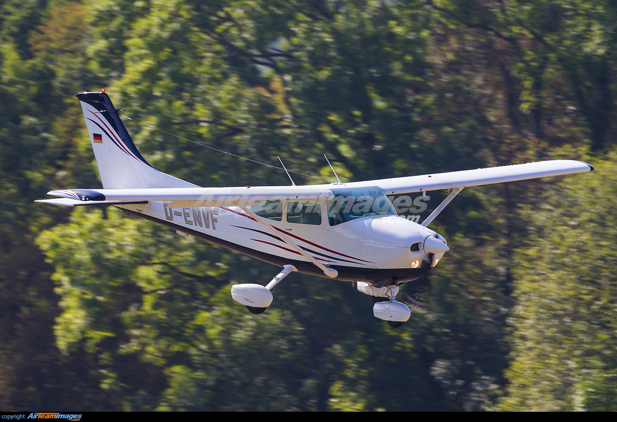 Cessna 182Q Skylane Large Preview