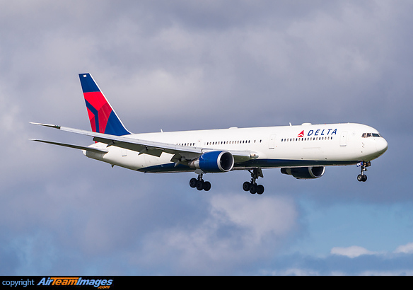 Boeing 767-432/ER Boeing 767-432/ER