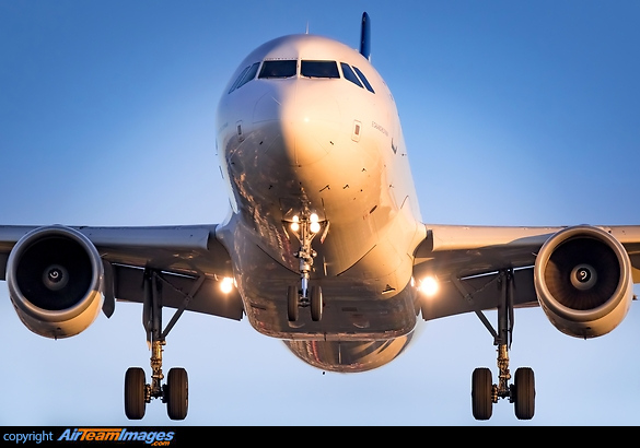 Airbus A320-216 Airbus A320-216