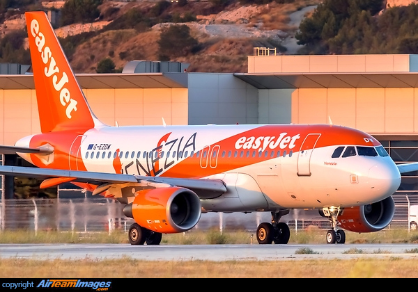Airbus A319-111 Airbus A319-111
