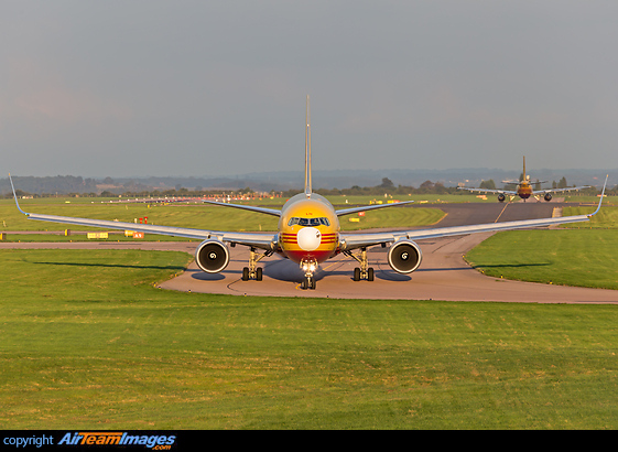 Boeing 767-3JHF Boeing 767-3JHF