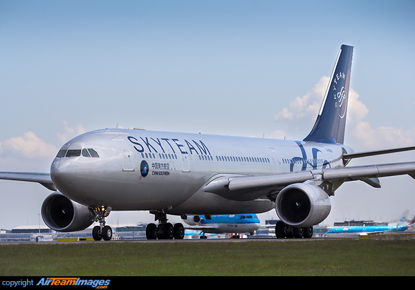 Airbus A330-223 Airbus A330-223