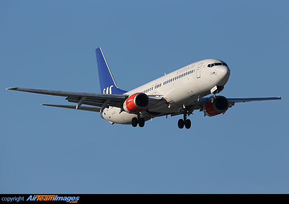 Boeing 737-883 Boeing 737-883