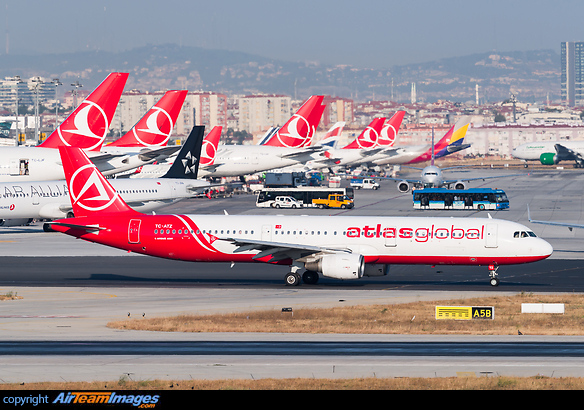 Airbus A321-211 Airbus A321-211