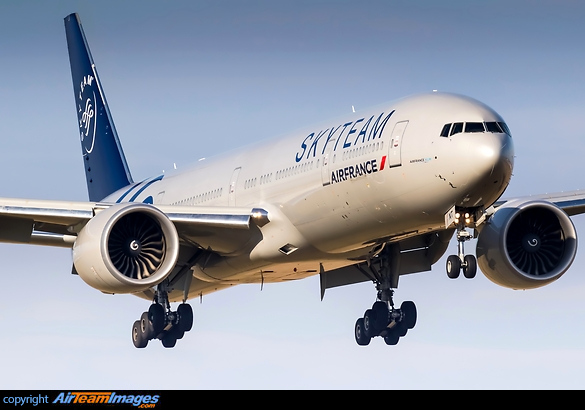 Boeing 777-328/ER Boeing 777-328/ER
