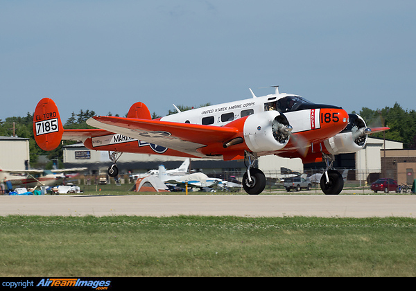 Beech D18S Beech D18S
