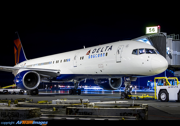 Boeing 757-232 Boeing 757-232