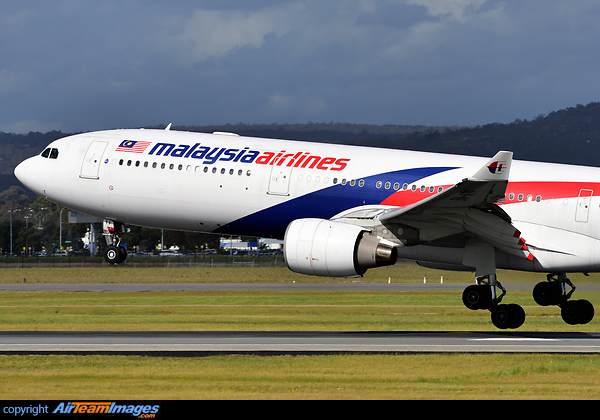 Airbus A330-323 Airbus A330-323