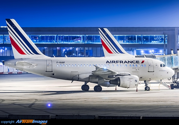 Airbus A318-111 Airbus A318-111