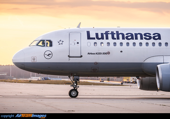 Airbus A320-214 Airbus A320-214