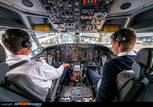 The pilots are preparing for one of the final flights of this aircraft type from Zurich, only a few days before retirement of the type from Lufthansa. Boeing 737-330