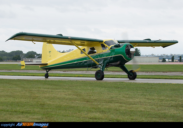 Harrison Ford flying the 2 millionth Young Eagle de Havilland Canada Beaver Mk1