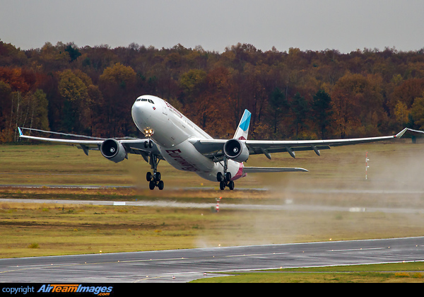 Airbus A330-203 Airbus A330-203