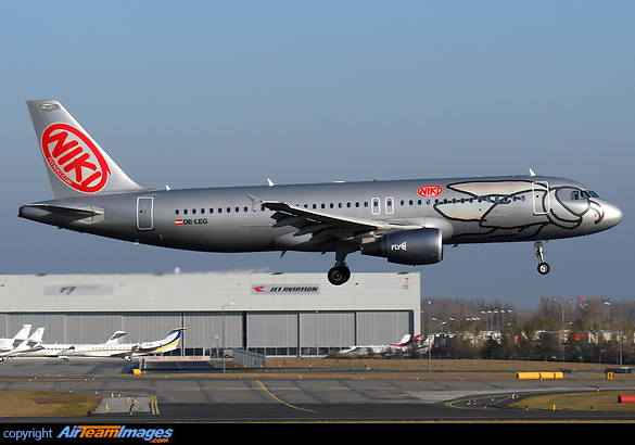 Airbus A320-214 Airbus A320-214