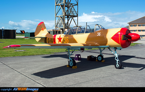 Yak-52 Yak-52