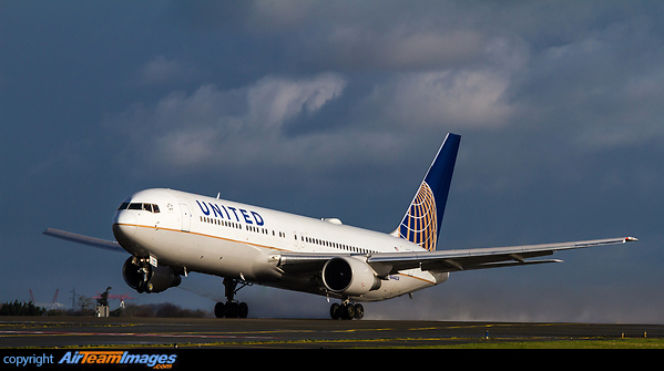 Boeing 767-322/ER Boeing 767-322/ER