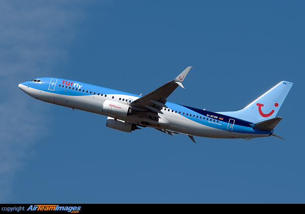 Now fitted with "Split Scimitar" winglets. Boeing 737-8K5