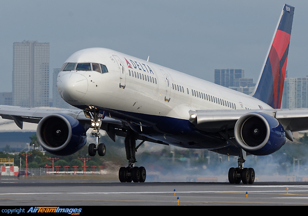 Boeing 757-251 Boeing 757-251