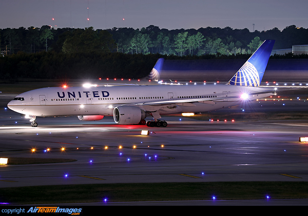 Boeing 777-224/ER Boeing 777-224/ER