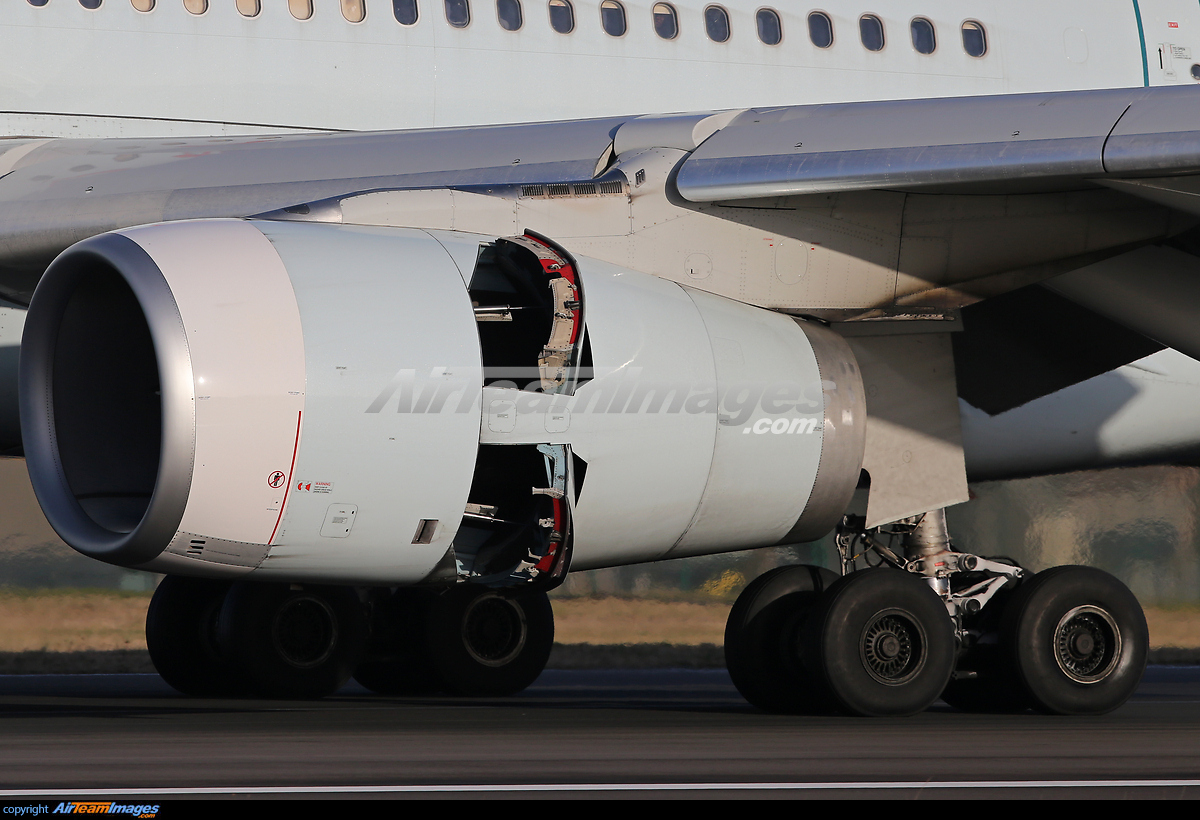 Rolls Royce Trent 700 Engine Large