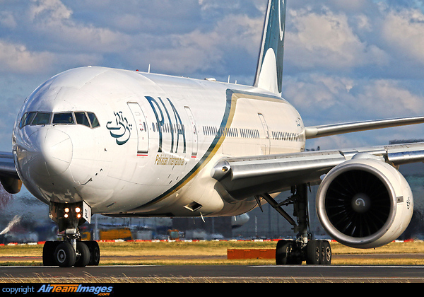 Boeing 777-240/ER Boeing 777-240/ER