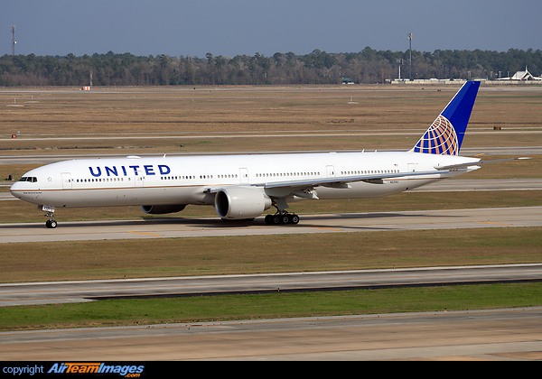 First Boeing 777-322/ER for United Airlines. Boeing 777-322/ER