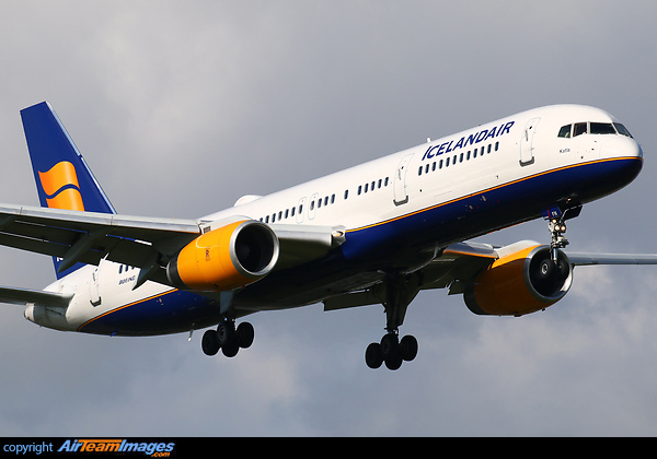 Boeing 757-208 Boeing 757-208