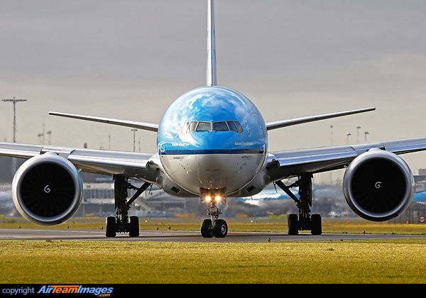Boeing 777-306/ER Boeing 777-306/ER