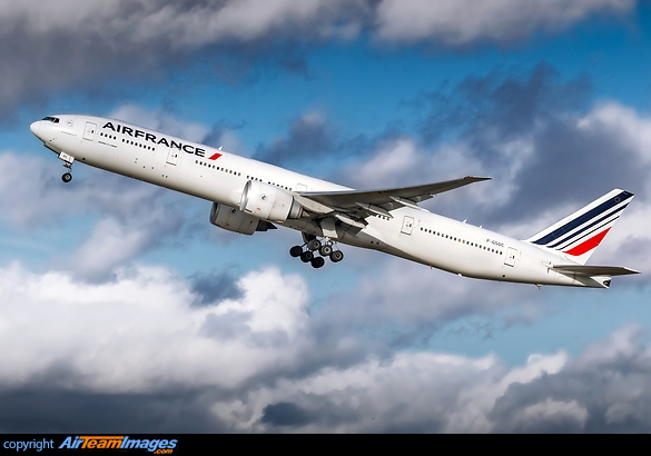Boeing 777-328/ER Boeing 777-328/ER
