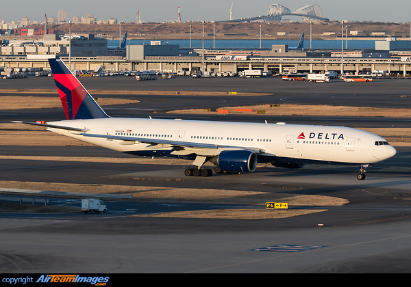 Boeing 777-232/ER Boeing 777-232/ER