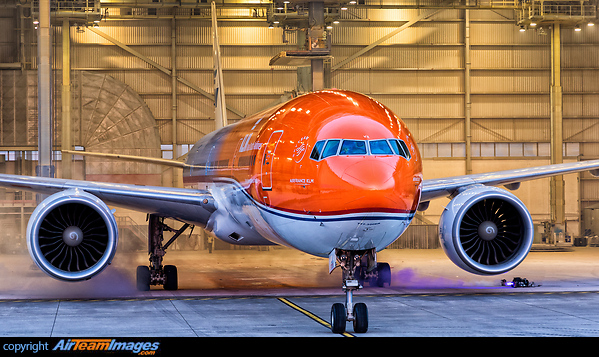 KLM's special 'Oranje' livery on the Boeing 777-300ER (PH-BVA) Boeing 777-306/ER
