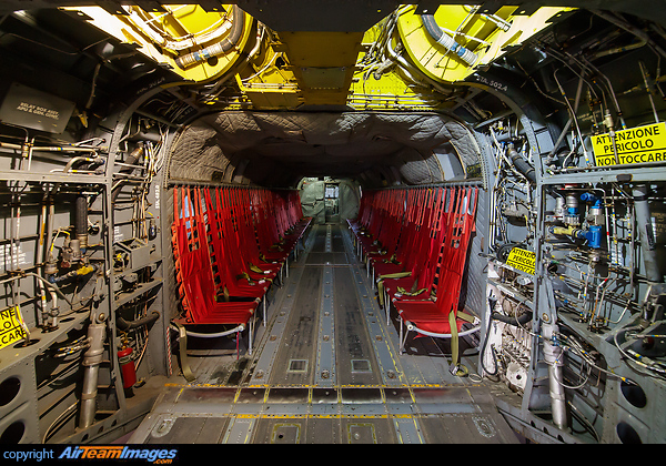 Chinook in special scheme created in 2006 for the 30th anniversary of Italian Army Aviation. CH-47C Chinook