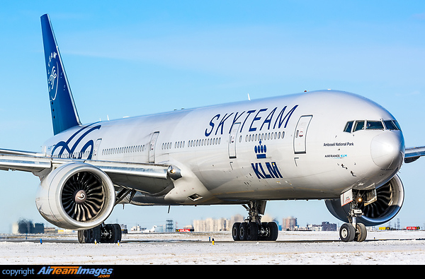Boeing 777-306/ER Boeing 777-306/ER