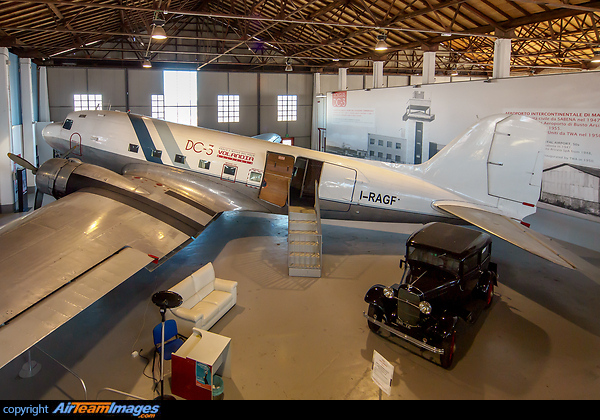 Douglas C-47D Skytrain (DC-3) Douglas C-47D Skytrain (DC-3)