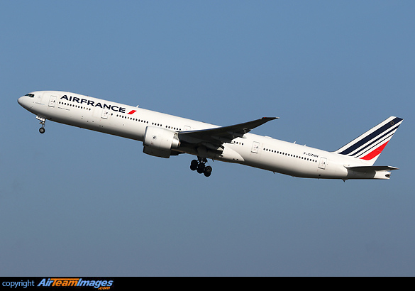 Boeing 777-328/ER Boeing 777-328/ER