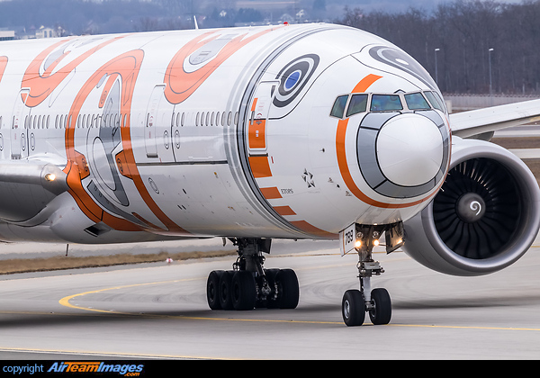 Boeing 777-381/ER Boeing 777-381/ER