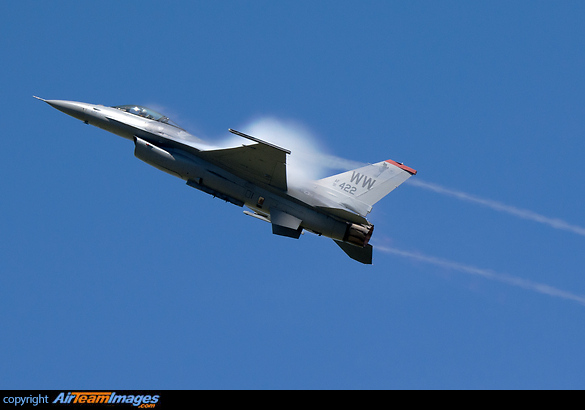 Flying display at RNZAF 80th Anniversary Air Tattoo. F-16C Fighting Falcon