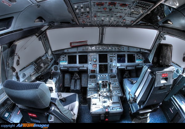 Airbus A320-214 Airbus A320-214