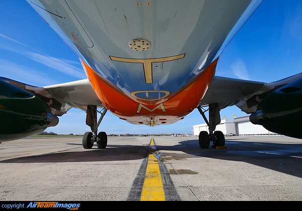 Airbus A320-214 Airbus A320-214