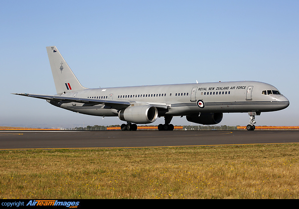 Boeing 757-2K2 Boeing 757-2K2