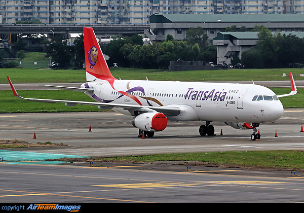 Airbus A321-211 Airbus A321-211