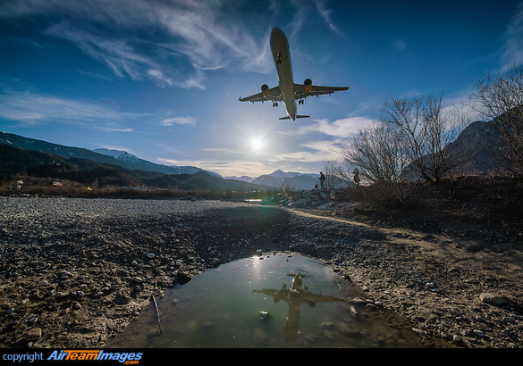 Airbus A321-211 Airbus A321-211