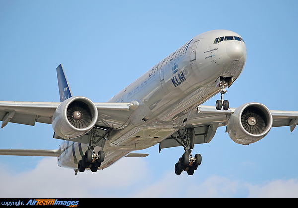 Boeing 777-306/ER Boeing 777-306/ER