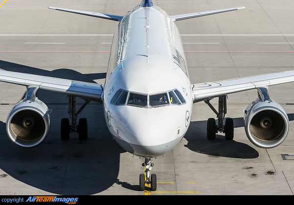 Airbus A320-214 Airbus A320-214