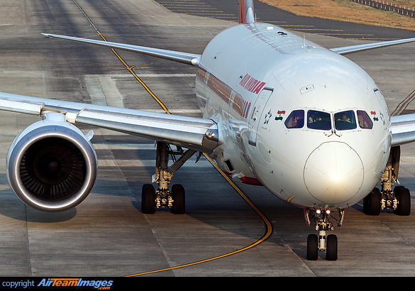 Boeing 787-8 Dreamliner Boeing 787-8 Dreamliner
