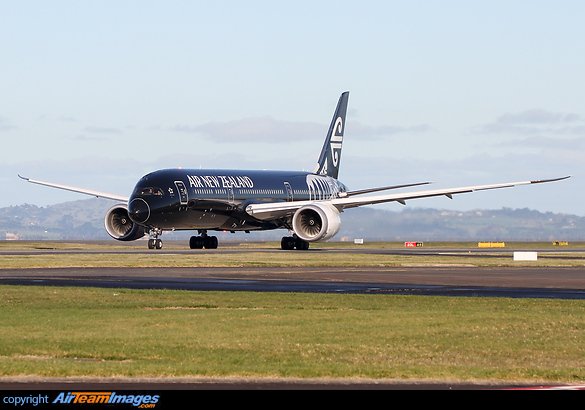 Boeing 787-9 Dreamliner Boeing 787-9 Dreamliner