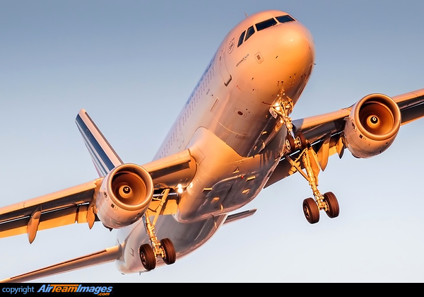 Airbus A320-214 Airbus A320-214